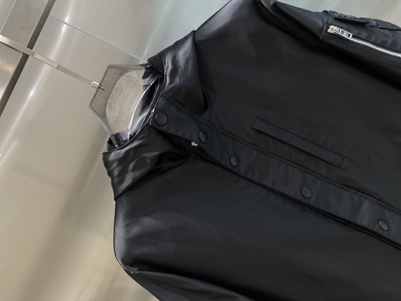 Pra*a outwear